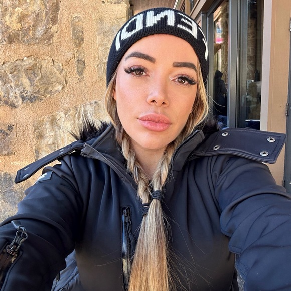 Meet your Posher, Perla - Picture 2 of 2